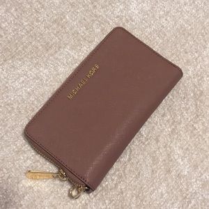 Michael Kors Jet Set Wallet